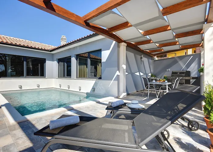 Villa Mit Privatem Pool, Wlan, Klima, Sonnenterrasse Und Grill