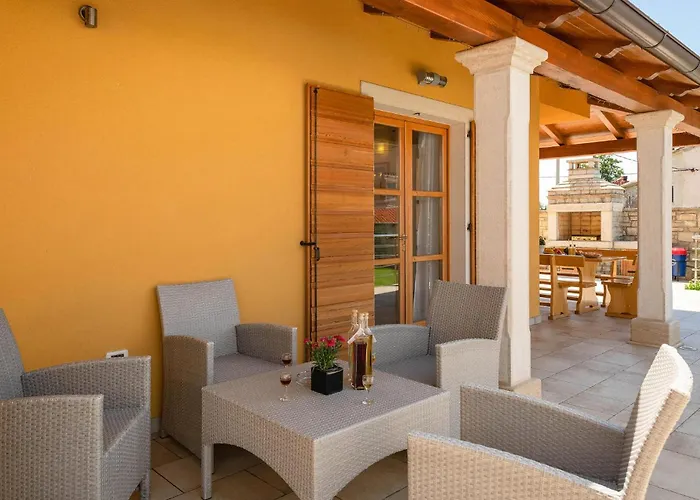 Nice Home In Hr-52215 Vodnjan