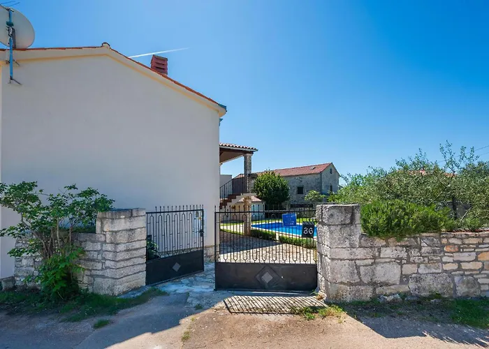 Holiday Home Vodnjan With A Fireplace 203
