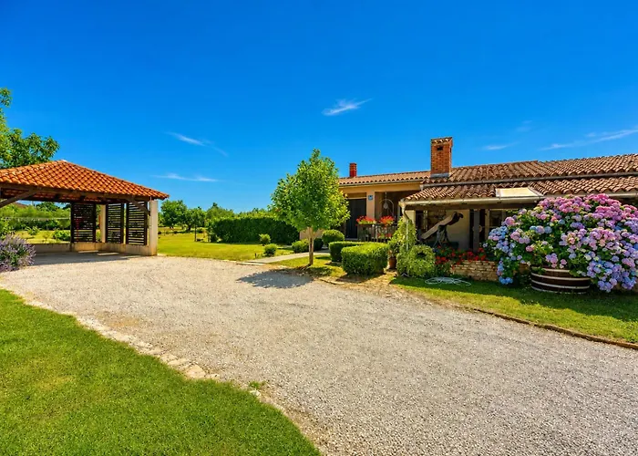 Family Friendly House Kacana - Garden & Bbq - Happy Rentals