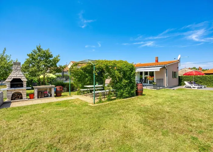 Family Friendly House Kacana - Garden & Bbq - Happy Rentals